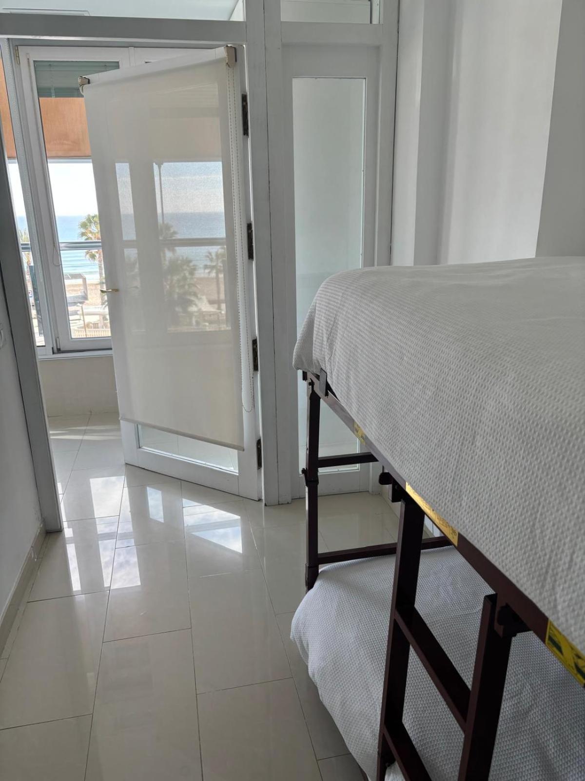 1 Linea Playa San Juan Apartment Alicante Bagian luar foto